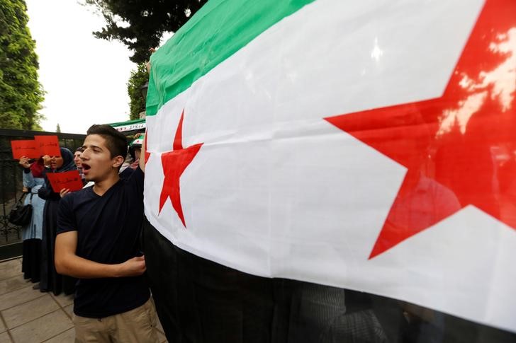 © Reuters. وكالة: منتجع سوتشي الروسي يستضيف أول مؤتمر لكل أطياف سوريا في 18 نوفمبر