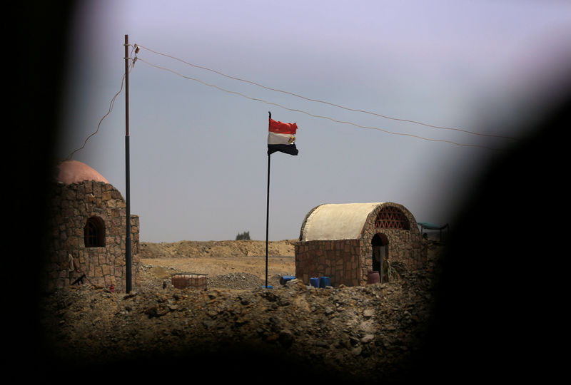 © Reuters. مصر تقول إنها قصفت متشددين مسؤولين عن هجوم الصحراء الغربية