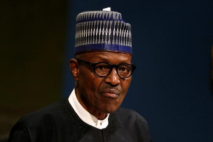 © Reuters. رئيس نيجيريا يقول إنه يعتزم توسيع الحكومة