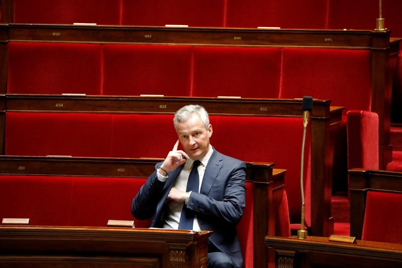 © Reuters. PAS DE COMPENSATION POUR SOLDER LA TAXE SUR LES DIVIDENDES, DIT LE MAIRE