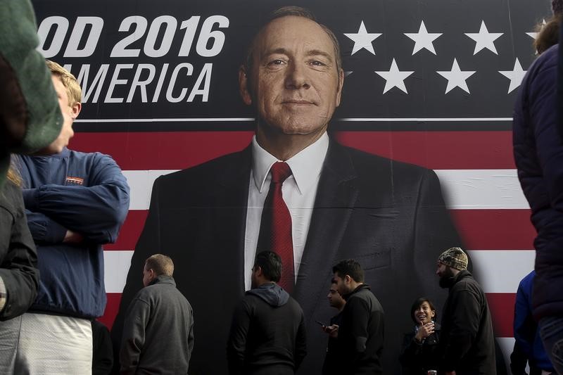 © Reuters. Imagen de archivo de un anuncio publicitario de "House of Cards" en un evento en Greenville, EEUU