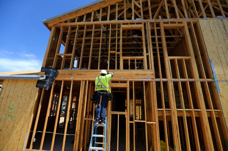 © Reuters. FILE PHOTO: Single family homes being built by KB Homes are shown under construction in San Diego