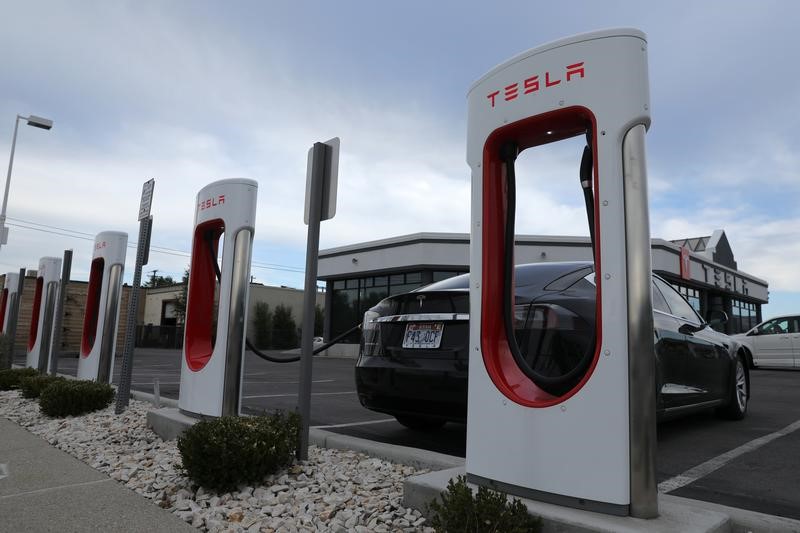 © Reuters. TESLA AFFICHE LA PLUS FORTE PERTE DE SON HISTOIRE