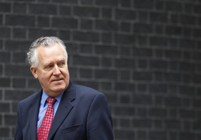 © Reuters. Britain's Welsh Secretary Peter Hain arrives to attend the weekly cabinet meeting at number 10 Downing Street in London