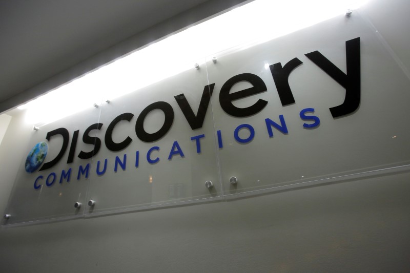 © Reuters. FILE PHOTO: The Discovery Communications logo is seen at their office in Manhattan, New York, U.S.