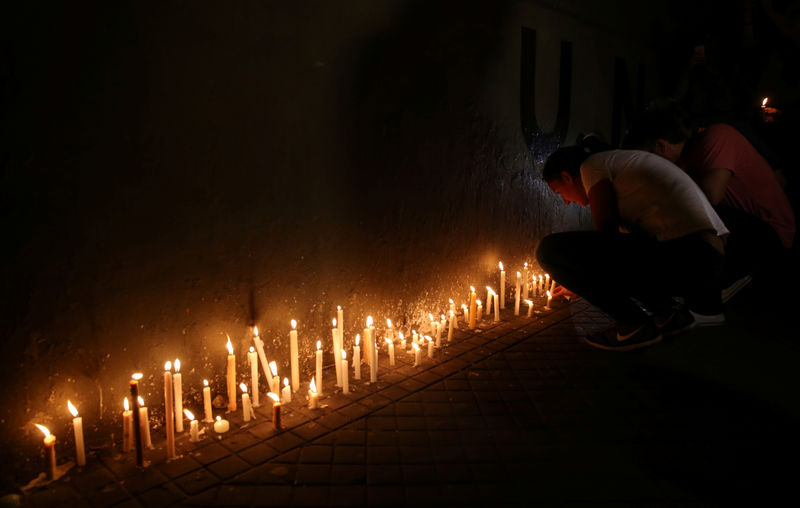 © Reuters. الأرجنتين تنعي خمسة من مواطنيها قتلوا في هجوم نيويورك