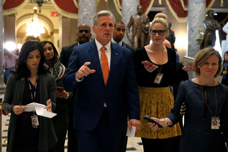 © Reuters. House Majority Leader Kevin McCarthy (R-CA) speaks to reporters after a vote in the House of Representatives on Capitol Hill in Washington