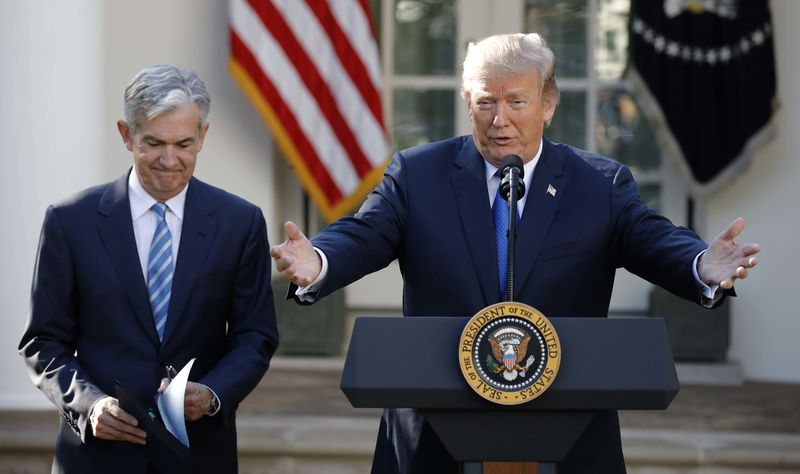 © Reuters. El presidente de EEUU, Donald Trump, anuncia a Jerome Powell como su elegido para liderar la Reserva Federal durante un acto en la Casa Blanca.
