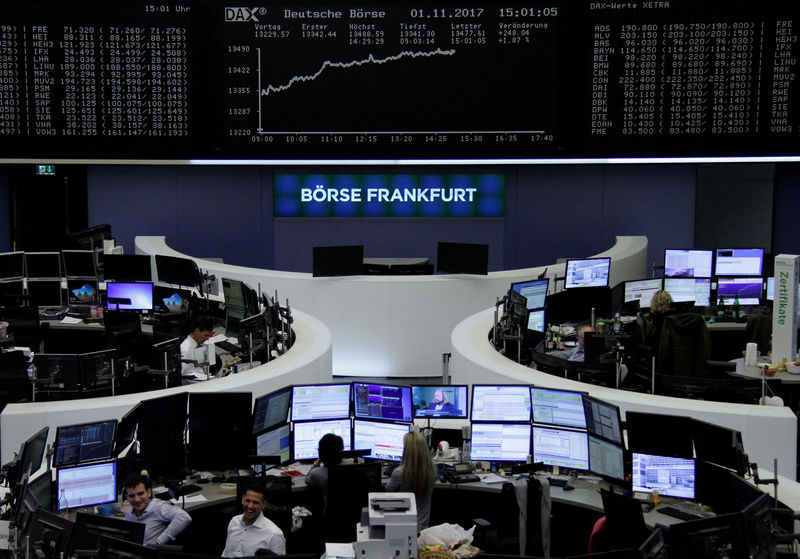 © Reuters. The German share price index, DAX board, is seen at the stock exchange in Frankfurt