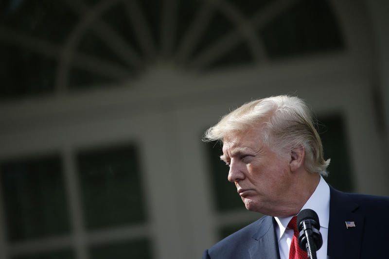 © Reuters. Presidente dos Estados Unidos, Donald Trump, deixa coletiva de imprensa na Casa Branca, em Washington