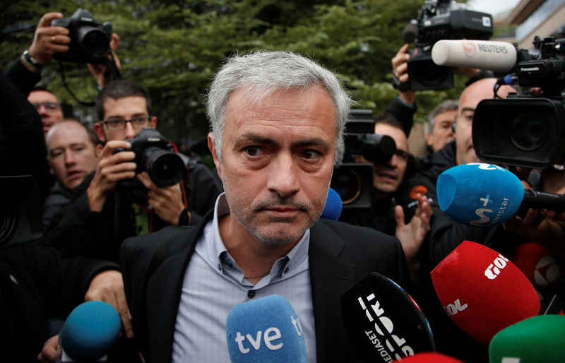 © Reuters. Mourinho reitera ante el juez que regularizó su situación fiscal en 2015