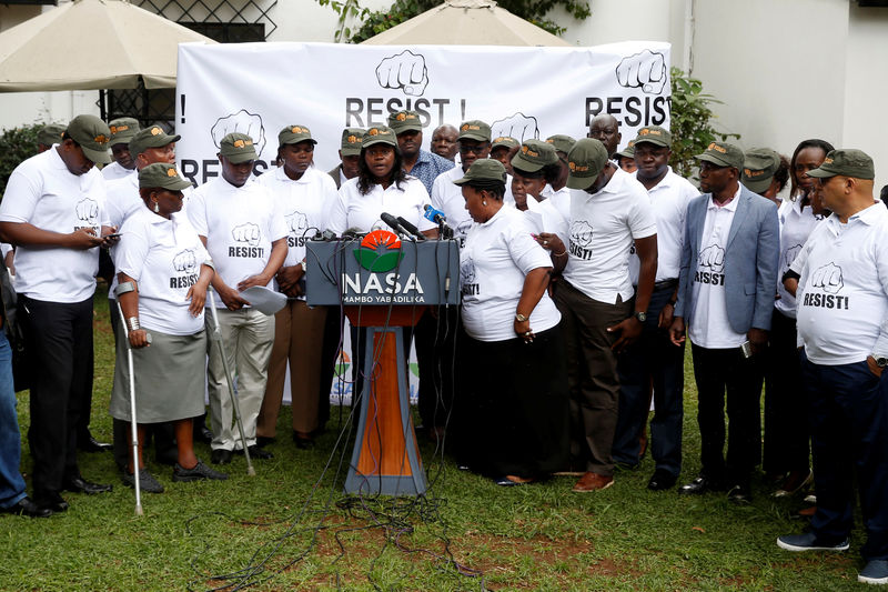 © Reuters. Members of the parliament from the Kenyan opposition National Super Alliance (NASA) coalition attend a news conference launching their new campaign in Nairobi