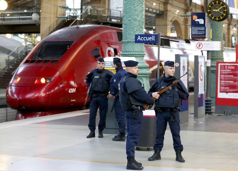 © Reuters. UN COMPLICE PRÉSUMÉ DE L'ASSAILLANT DU THALYS REMIS À LA FRANCE