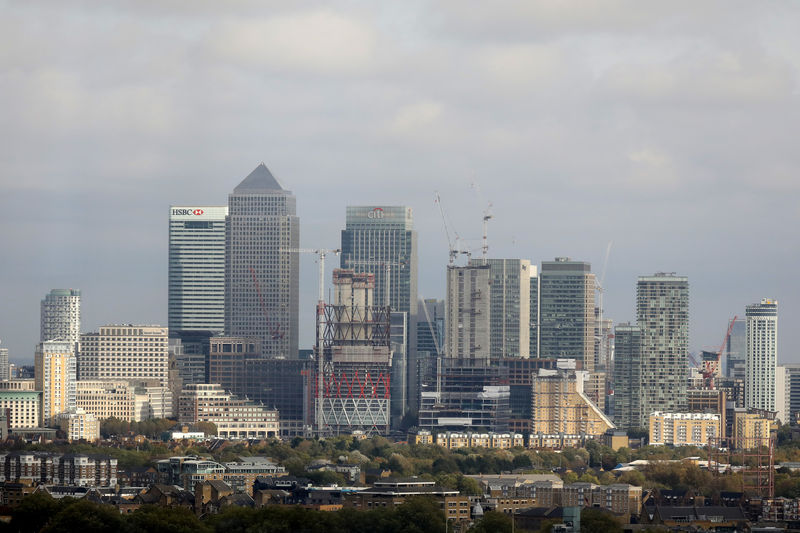 © Reuters. General view of Canary Wharf financial district in London