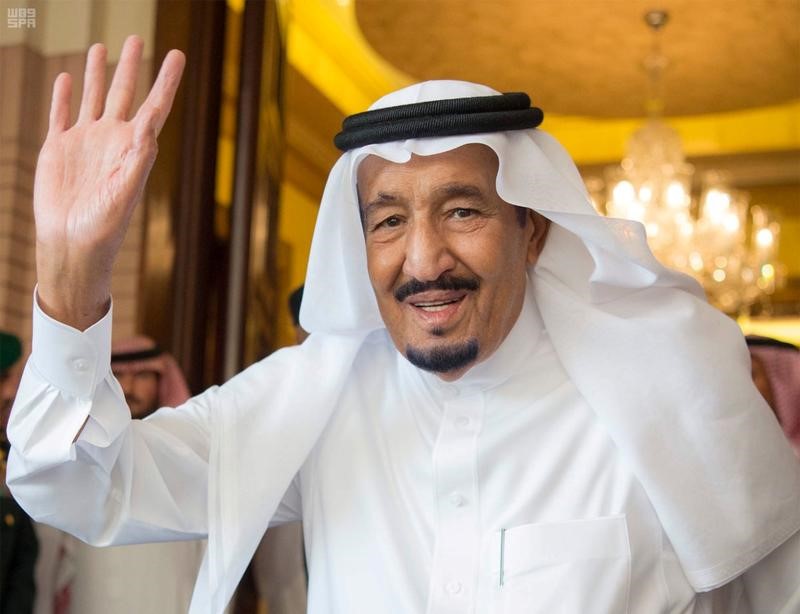 © Reuters. العاهل السعودي يعفي وزيرين كبيرين ويمنح سلطات إضافية لولي العهد
