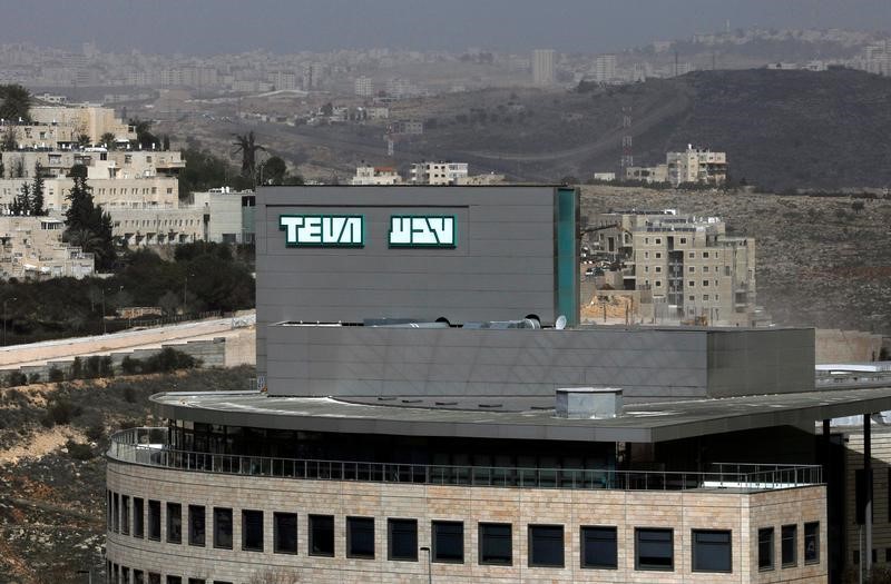 © Reuters. LE MILLIARDAIRE BLAVATNIK VEUT ENTRER AU CAPITAL DE TEVA