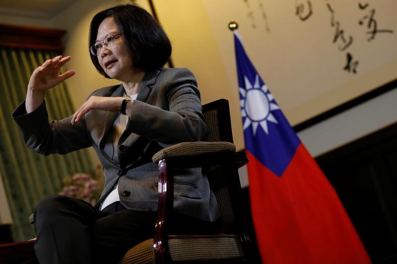 © Reuters. تايوان تأمل التوصل "لطريقة طبيعية" للتواصل مع الرئيس الصيني في أبك