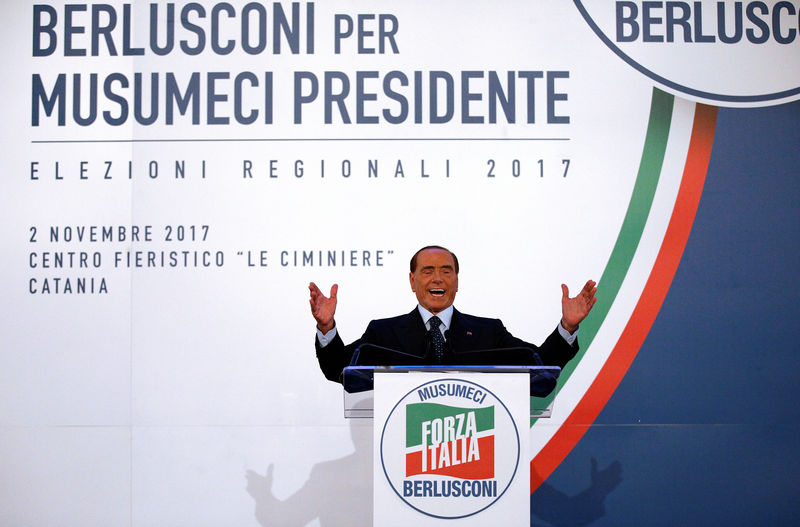 © Reuters. Il leader di Forza Italia Silvio Berlusconi durante un comizio a Catania