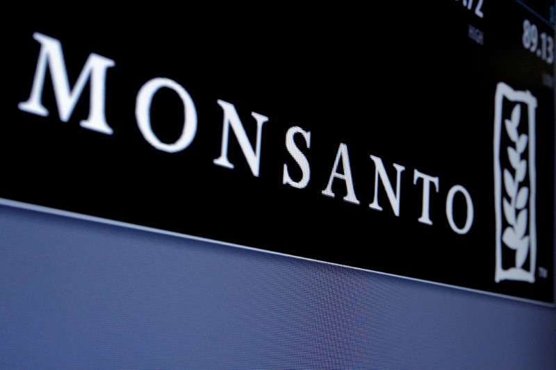 © Reuters. Monsanto logo is displayed on a screen where the stock is traded on the floor of the NYSE