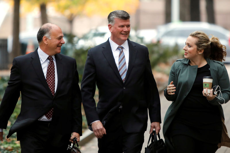 © Reuters. Kevin Downing, attorney for President Donald Trump's former campaign manager Paul Manafort, arrives for a hearing at U.S. District Court in Washington