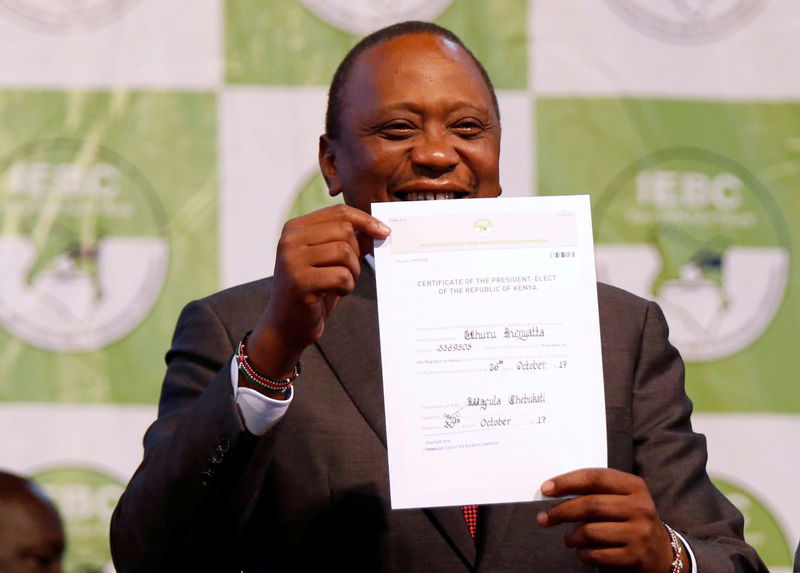 © Reuters. مشرع سابق يقدم طعنا لمحكمة كينية على فوز كينياتا بانتخابات الرئاسة