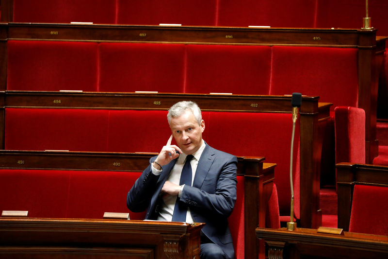 © Reuters. French Finance Minister Bruno Le Maire waits for the start of the questions to the government session at the National Assembly in Paris