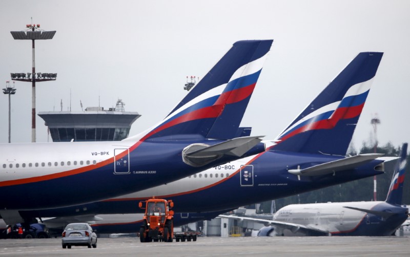 © Reuters. Aeroflot aircrafts are seen at Sheremetyevo International Airport outside Moscow