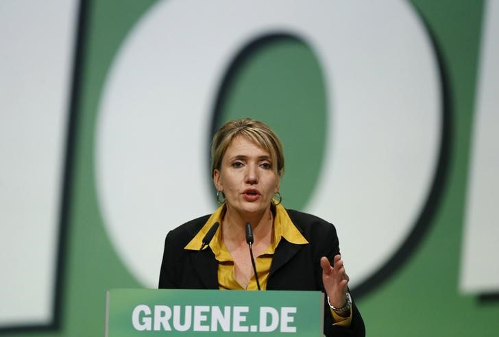 © Reuters. Simone Peter, colíder do partido ambientalista da Alemanha Verdes, durante discurso em Berlim