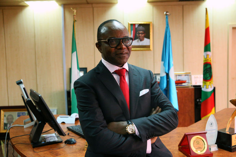 © Reuters. Nigeria's Minister of State for Petroleum Emmanuel Ibe Kachikwu talks about an OPEC cut extension during an intrerview with Reuters in Abuja