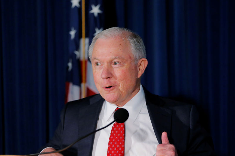 © Reuters. U.S. Attorney General Jeff Sessions makes a statement regarding national security in New York