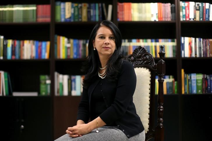 © Reuters. Ministra-chefe da Advocacia-Geral da União (AGU), Grace Mendonça, é fotografada após entrevista à Reuters em Brasília