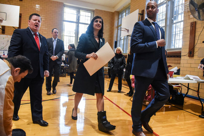 © Reuters. New York City mayoral candidate Malliotakis casts her vote in the Staten Island borough of New York