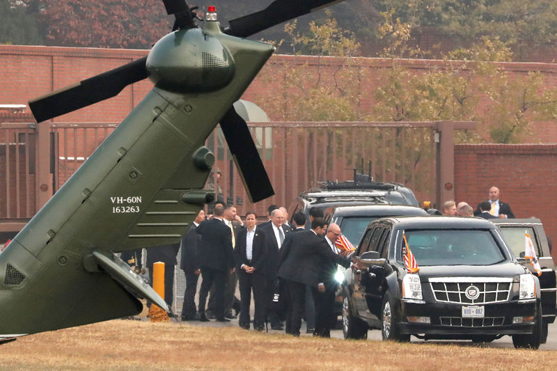 © Reuters. ترامب يلغي زيارة غير معلنة للمنطقة المنزوعة السلاح بين الكوريتين بسبب الضباب