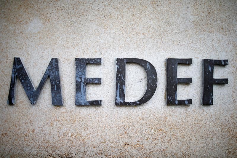 © Reuters. PARADISE PAPERS: LE MEDEF CONDAMNE L'ÉVASION FISCALE