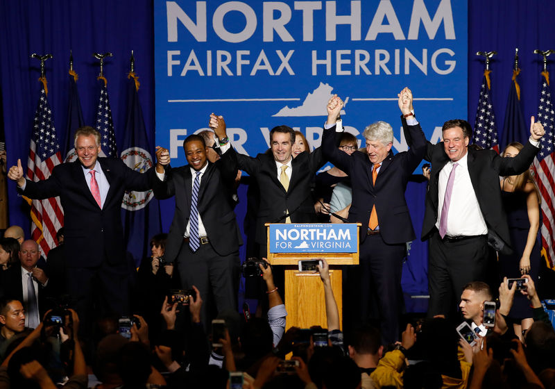 © Reuters. Novo governador do Estado norte-americano de Virgínia, Ralph Northam, comemora vitória eleitoral em Fairfax