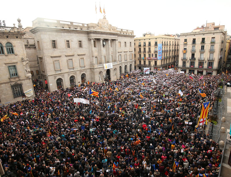 © Reuters. Manifestação durante greve regional parcial em Barcelona, na Espanha