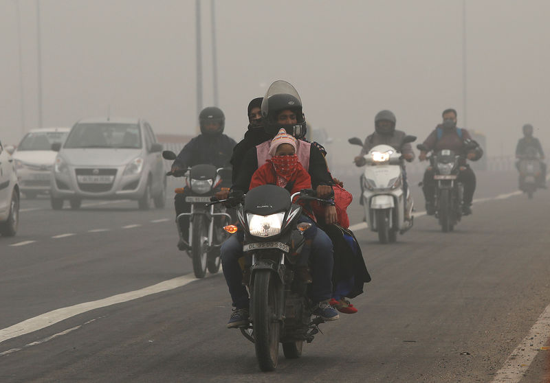 © Reuters. Nueva Delhi ordena el cierre de las escuelas por alta contaminación