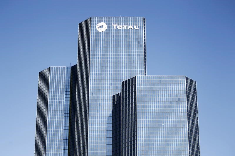 © Reuters. TOTAL VA RACHETER LES ACTIFS AMONT DE GNL D'ENGIE POUR 1,5 MILLIARD DE DOLLARS