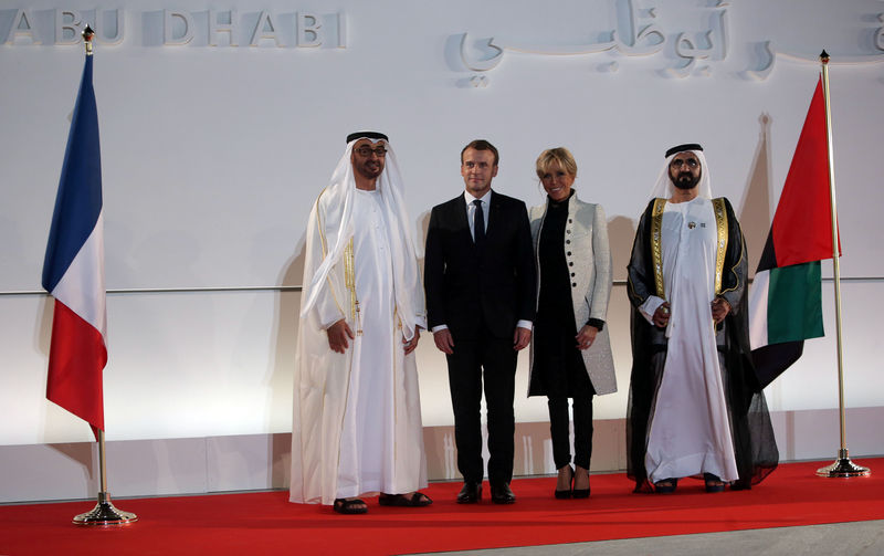 © Reuters. MACRON INAUGURE LE LOUVRE ABOU DHABI ET MET EN GARDE