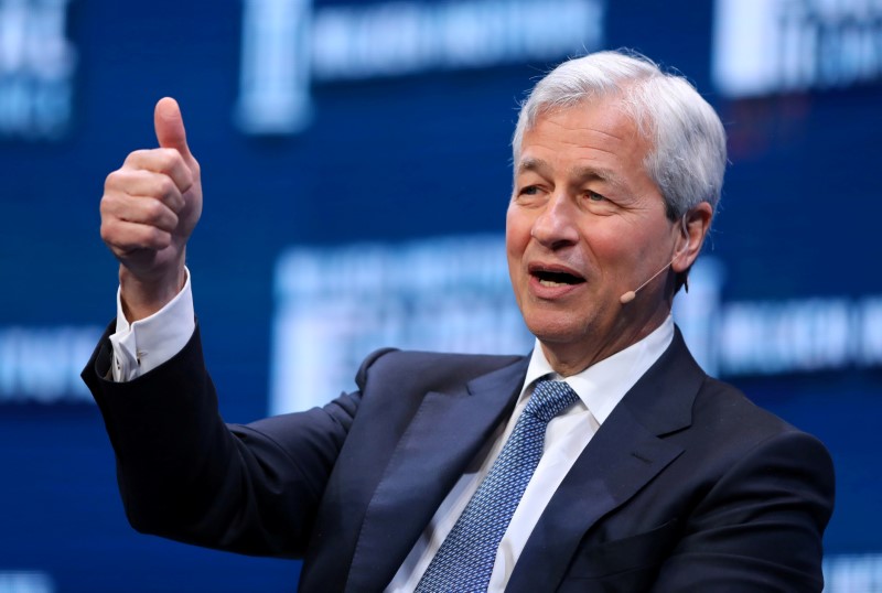 © Reuters. FILE PHOTO: Dimon, Chairman and CEO of JPMorgan Chase & Co. speaks during the Milken Institute Global Conference in Beverly Hills