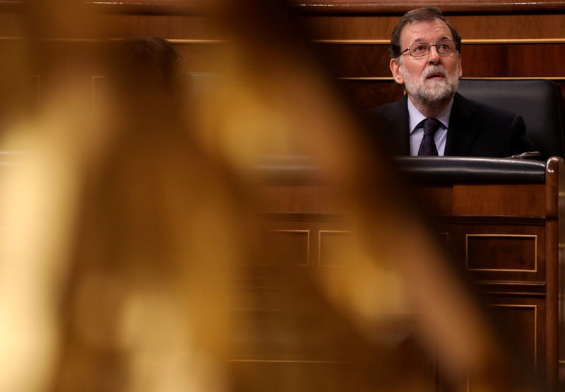 © Reuters. Rajoy advierte de que la crisis catalana podría obligar a nueva rebaja del PIB de 2018