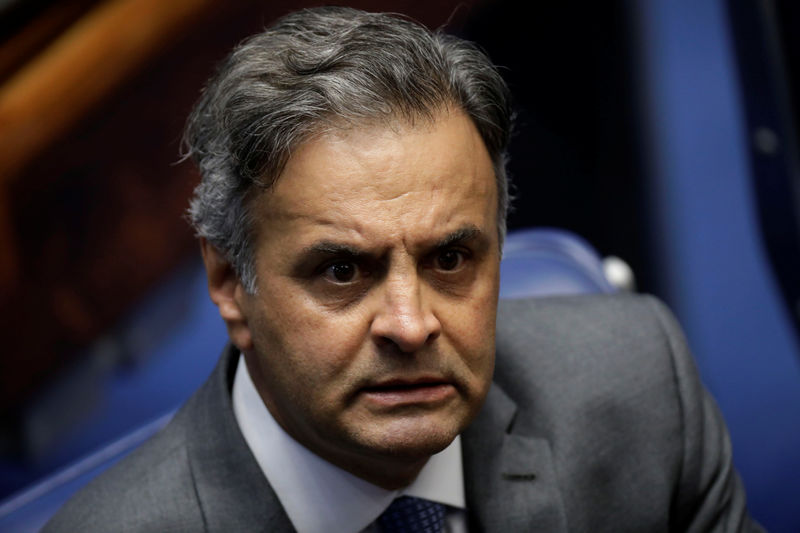 © Reuters. Senador Aécio Neves durante sessão do Senado, em Brasília