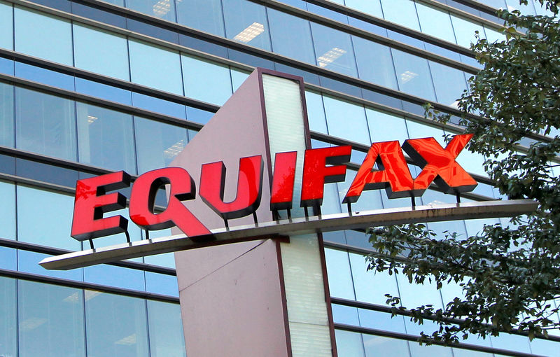 © Reuters. FILE PHOTO: Credit reporting company Equifax Inc. offices are pictured in Atlanta