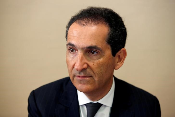 © Reuters. LE CLAN DRAHI REPREND LA MAIN SUR ALTICE, LA DÉFIANCE DEMEURE