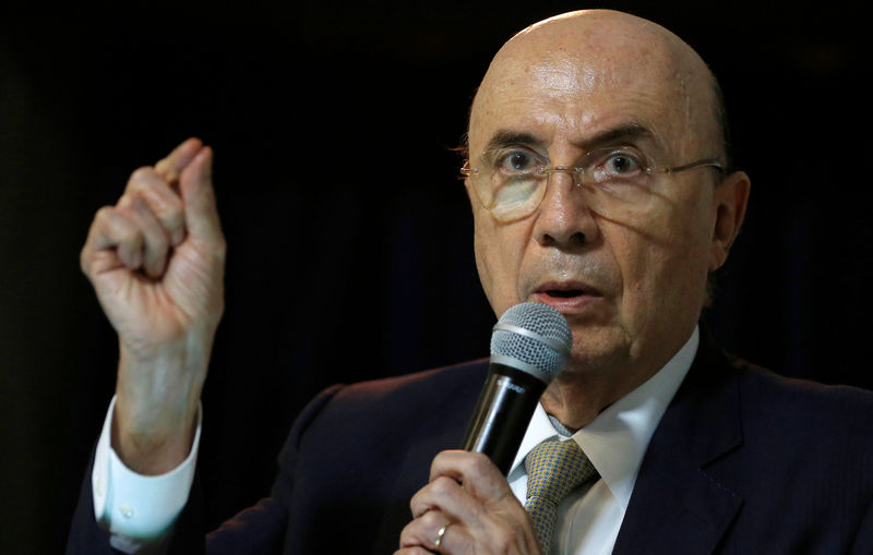 © Reuters. Meirelles participa de seminário em Brasília