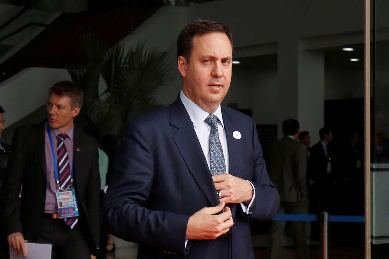 © Reuters. Australia's Trade Minister Steven Ciobo goes out after Trans-Pacific Partnership (TPP) talks during APEC Summit in Danang