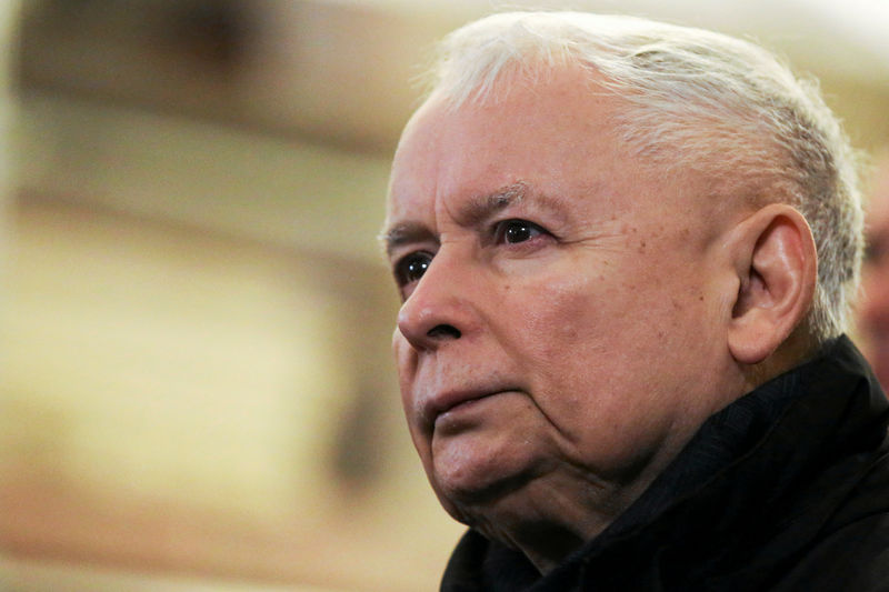 © Reuters. Kaczynski, leader of the ruling party Law and Justice  attends a mass during celebrations marking 99th anniversary of Polish independence at the Wawel Cathedral in Krakow