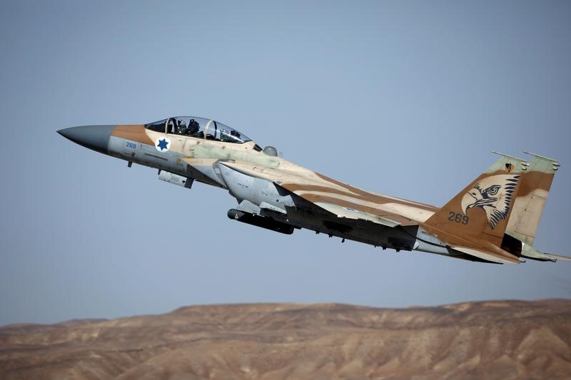 © Reuters. إسرائيل ستبقي على ضرباتها العسكرية في سوريا رغم تمديد هدنة