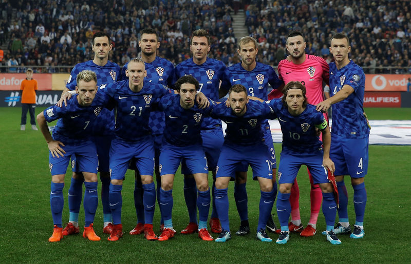 © Reuters. كرواتيا تتأهل إلى كأس العالم بعد التعادل مع اليونان