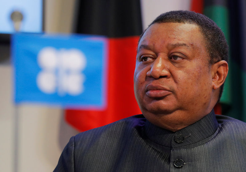 © Reuters. OPEC Secretary-General Barkindo listens during a news conference in Vienna